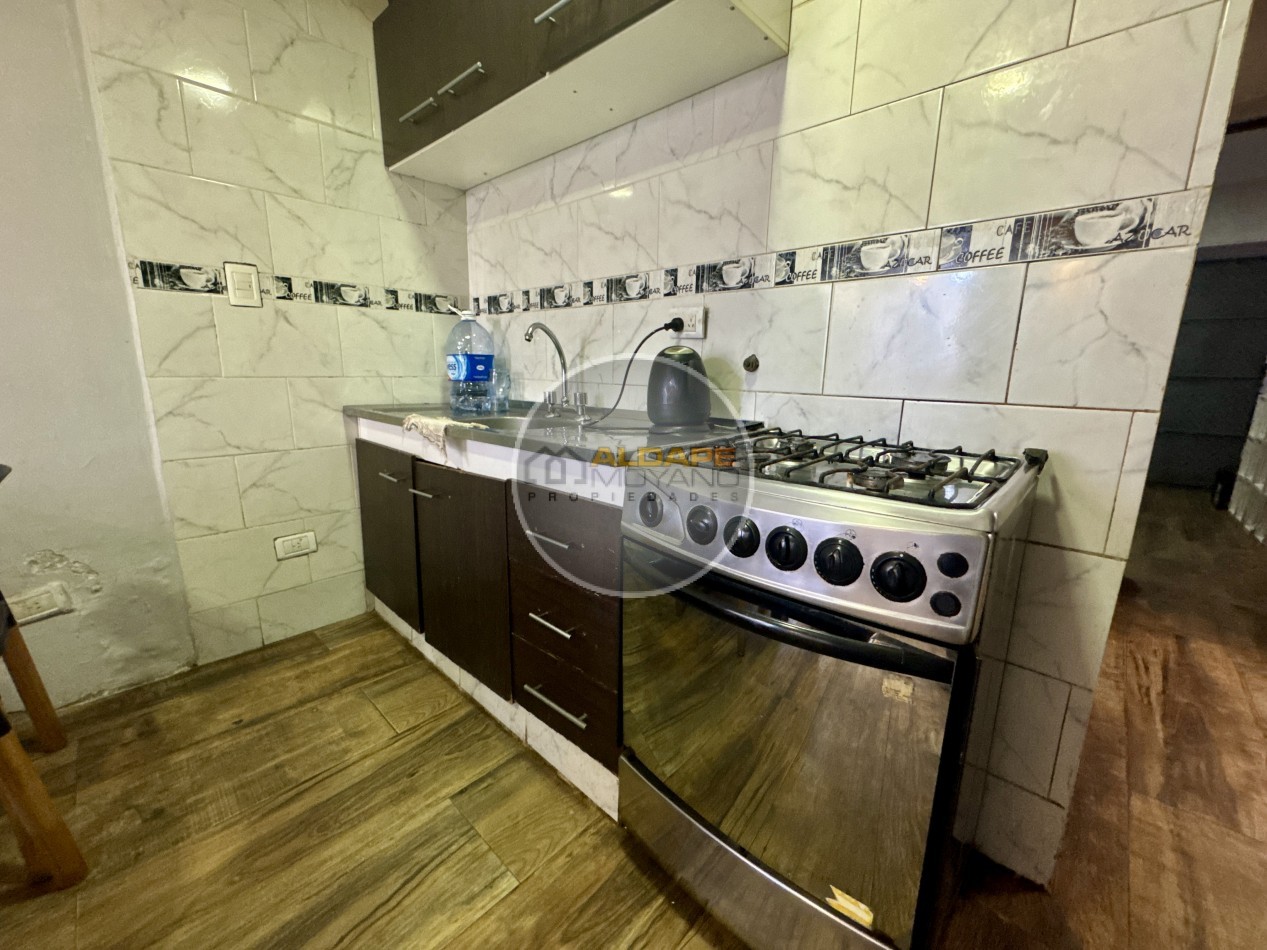 Se Vende PH tres ambientes, contrafrente. Ciudadela
