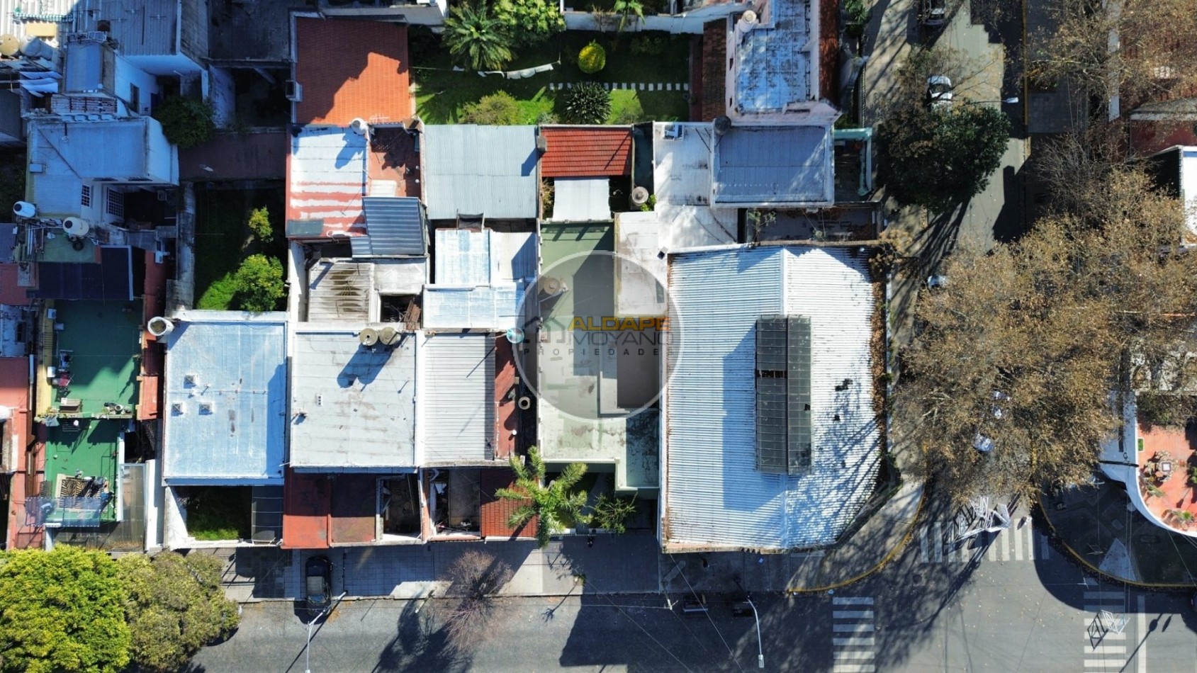 Se Vende Casa Cuatro ambientes, con cochera, Quincho (Villa Lugano)