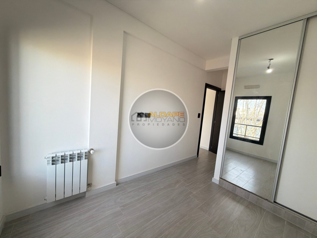 Se Vende triplex, cuatro amb, cochera doble (a estrenar)