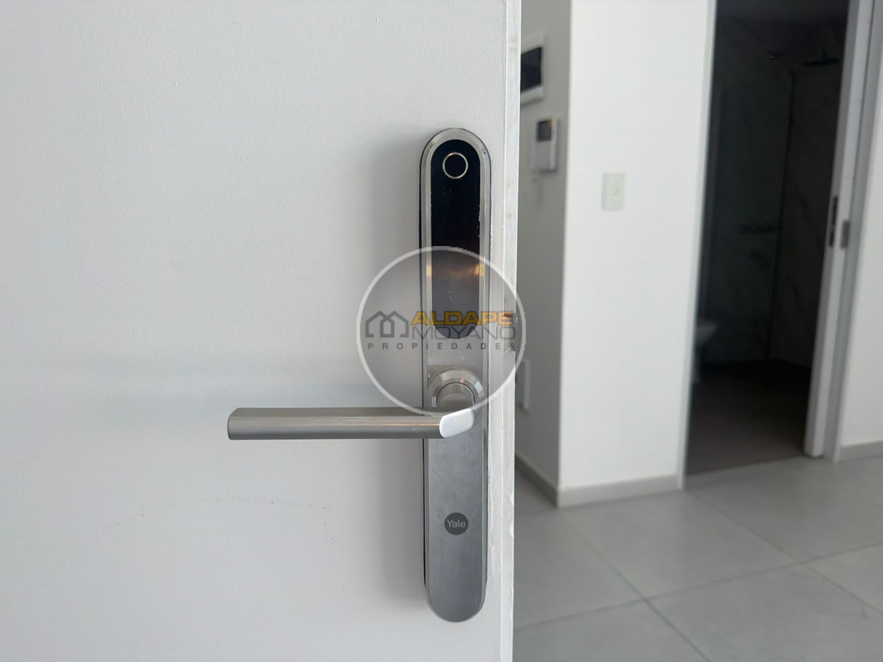 Alquiler dos ambientes, contrafrente, (Aquino 5581, Villa Lugano!!)