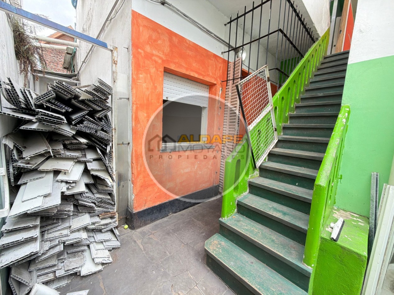 Se Vende Casa multifamiliar a Reciclar (Parque Avellaneda)