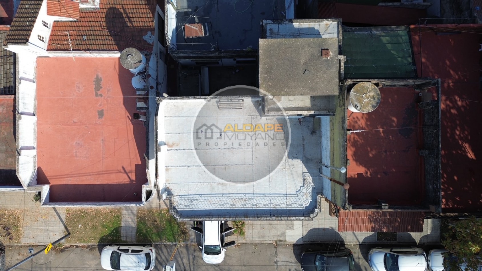Se Vende local comercial, cochera, depto tres amb, y fondo libre (Villa Lugano) 
