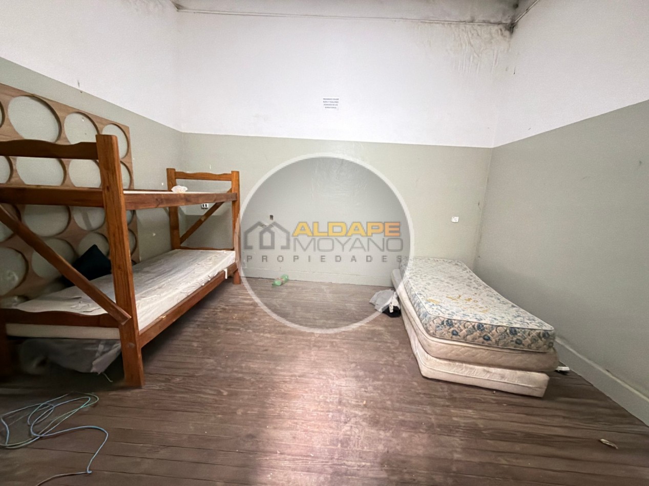 Se Vende Casa multifamiliar a Reciclar (Parque Avellaneda)