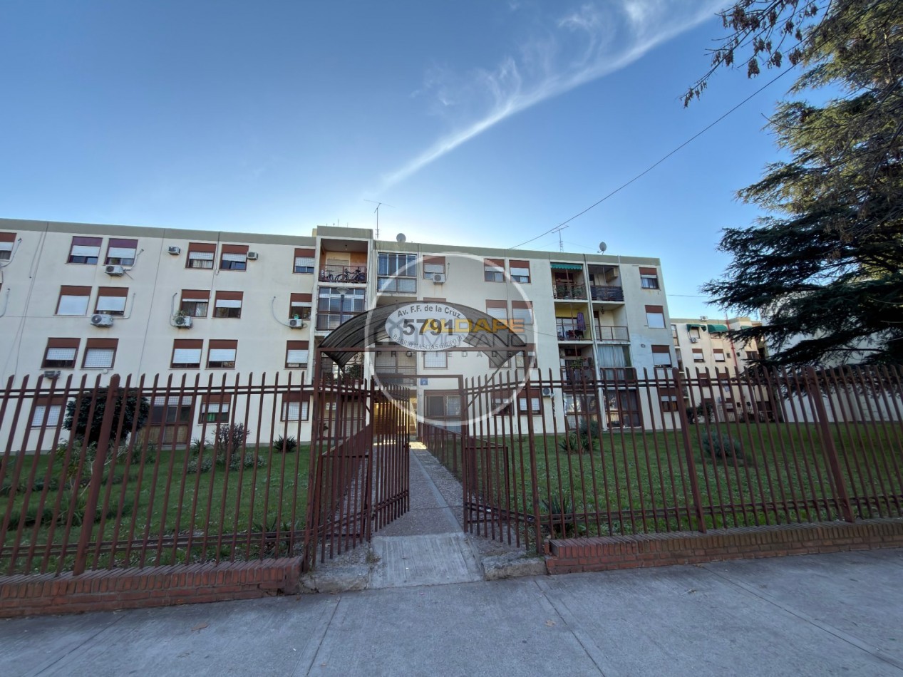 Se Vende Departamento tres ambientes (Barrio Macias)