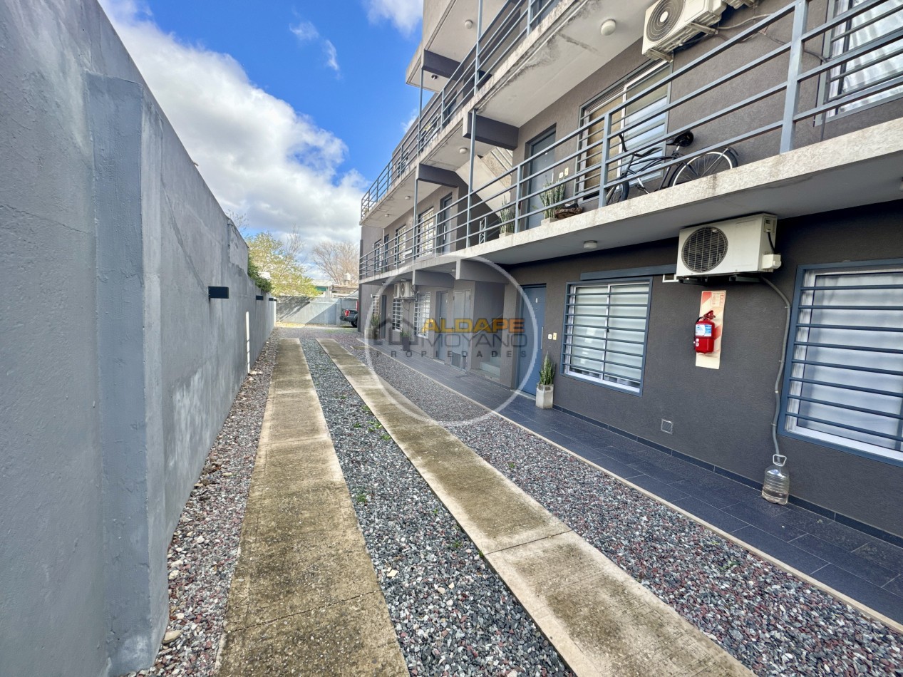 Se vende departamento dos ambientes con cochera (planta baja con cochera)