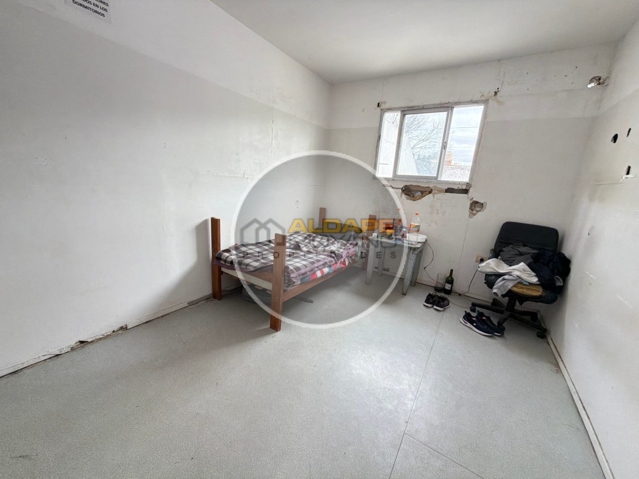 Se Vende Casa multifamiliar a Reciclar (Parque Avellaneda)