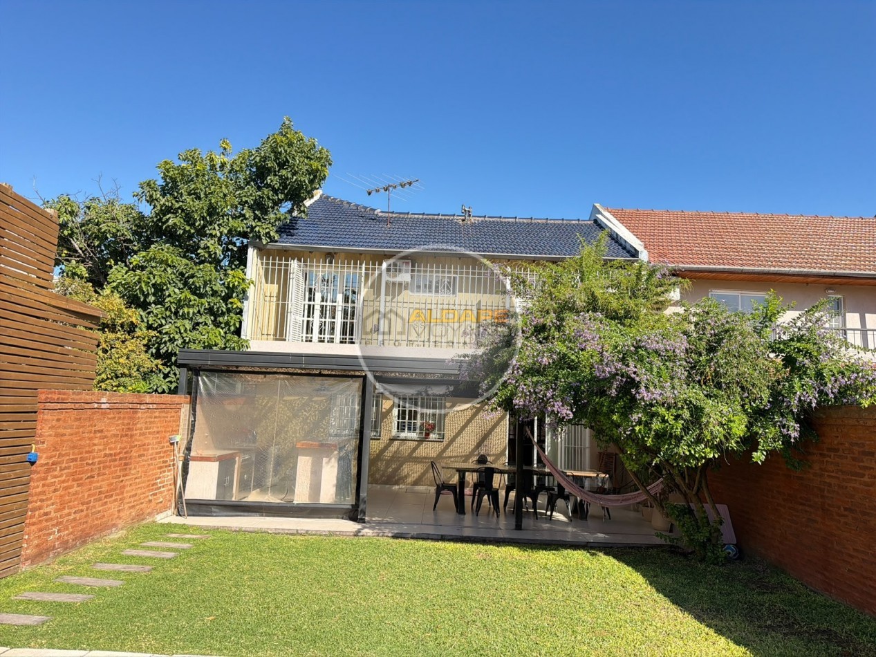 Se Vende Casa, cuatro amb, cochera doble, piscina (Monte Grande)