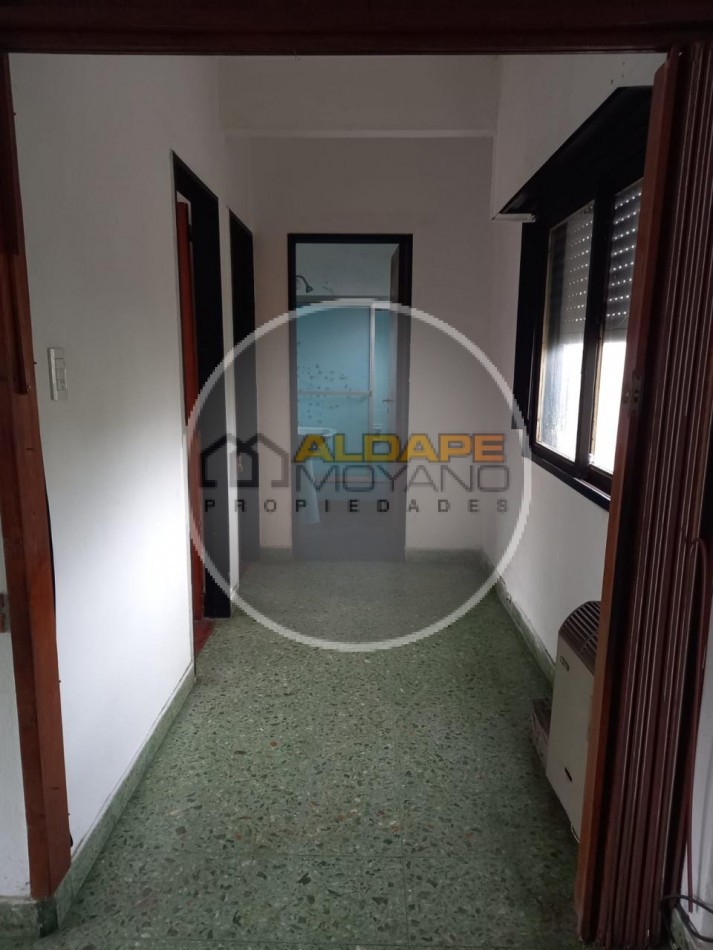 Se Vende local comercial, cochera, depto tres amb, y fondo libre (Villa Lugano) 