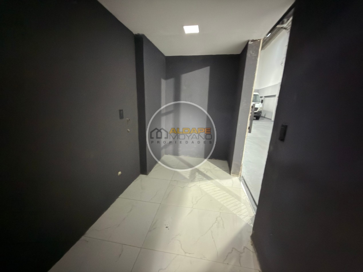 Se Vende Galpon con vivienda cuatro ambientes (Mataderos)