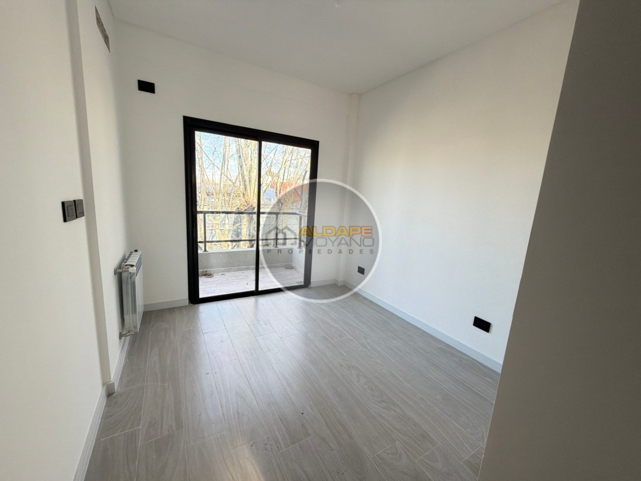 Se Vende triplex, cuatro amb, cochera doble (a estrenar)