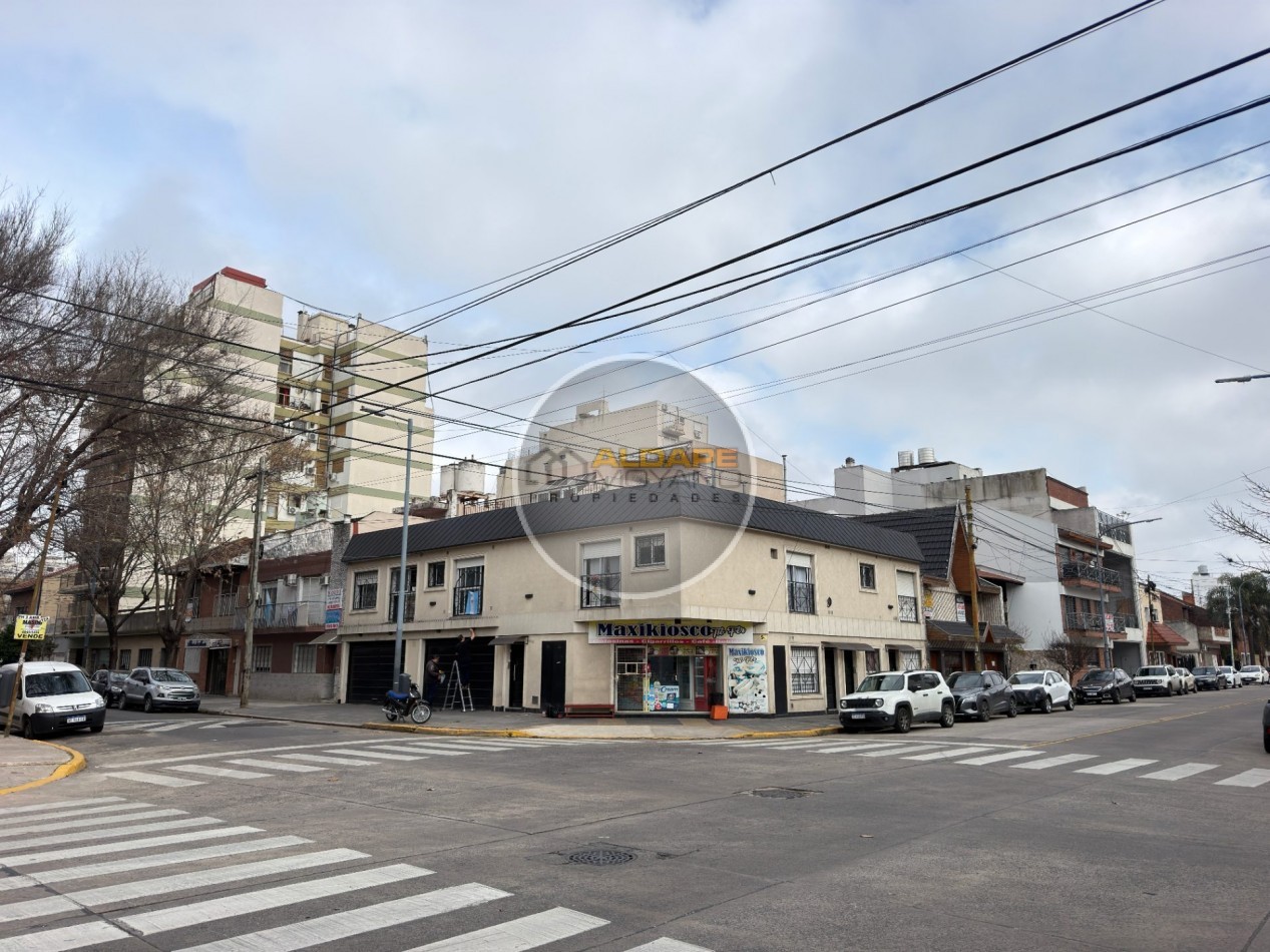 Se Vende PH, tres ambientes, con cochera (Liniers) Excelente