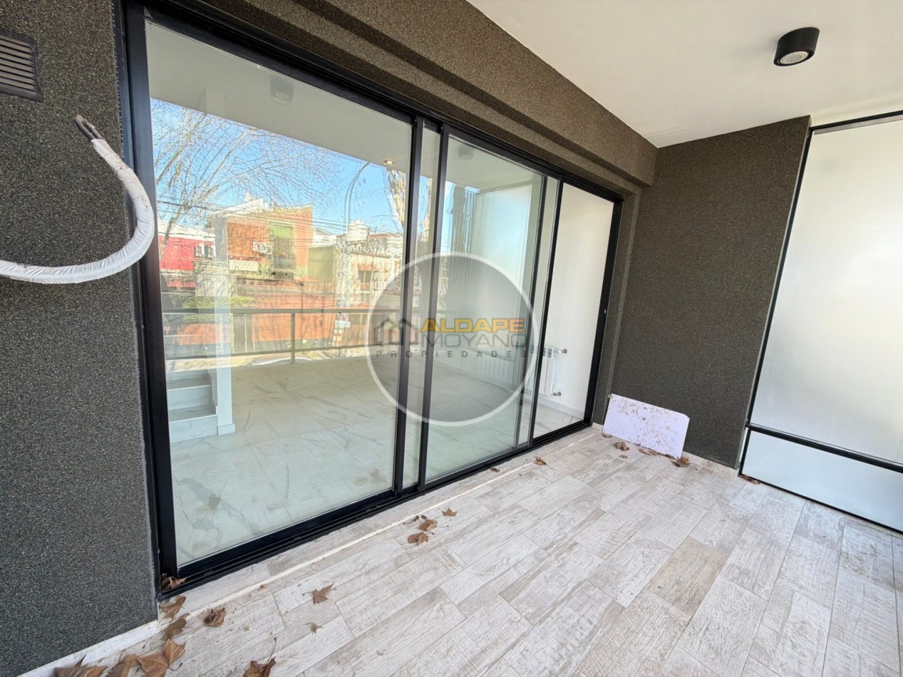 Se Vende triplex, cuatro amb, cochera doble (a estrenar)