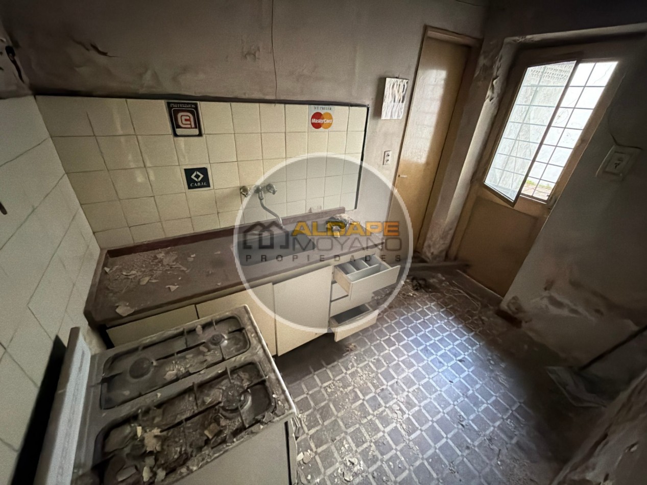 Se vende Local comercial y vivienda tres amb (A Reciclar)