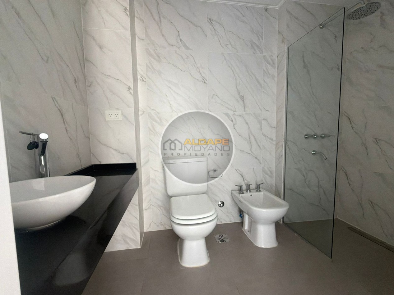 Alquiler dos ambientes, contrafrente, (Aquino 5581, Villa Lugano!!)