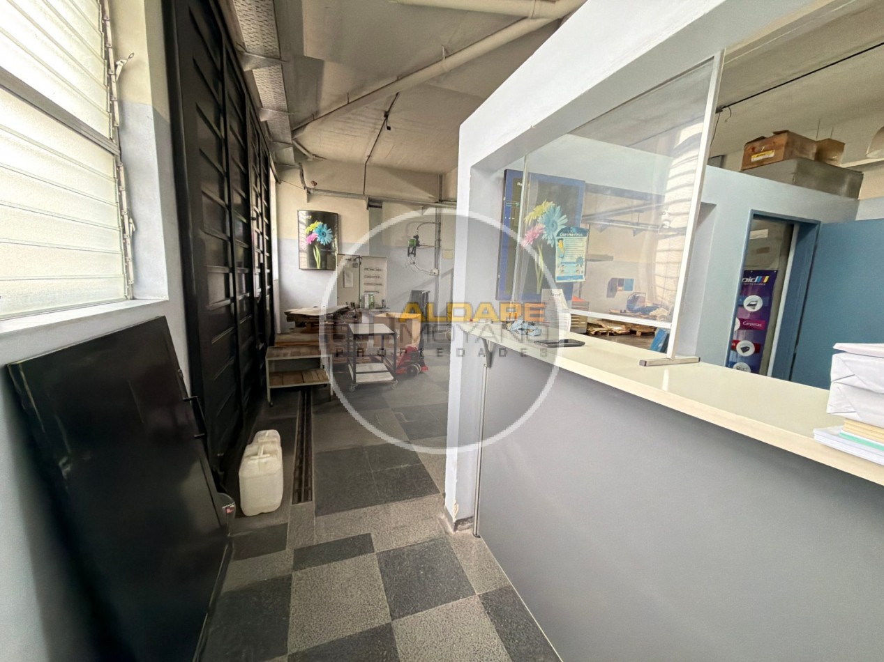 Se alquila Galpon con oficinas (ex imprenta) Parque Avellaneda