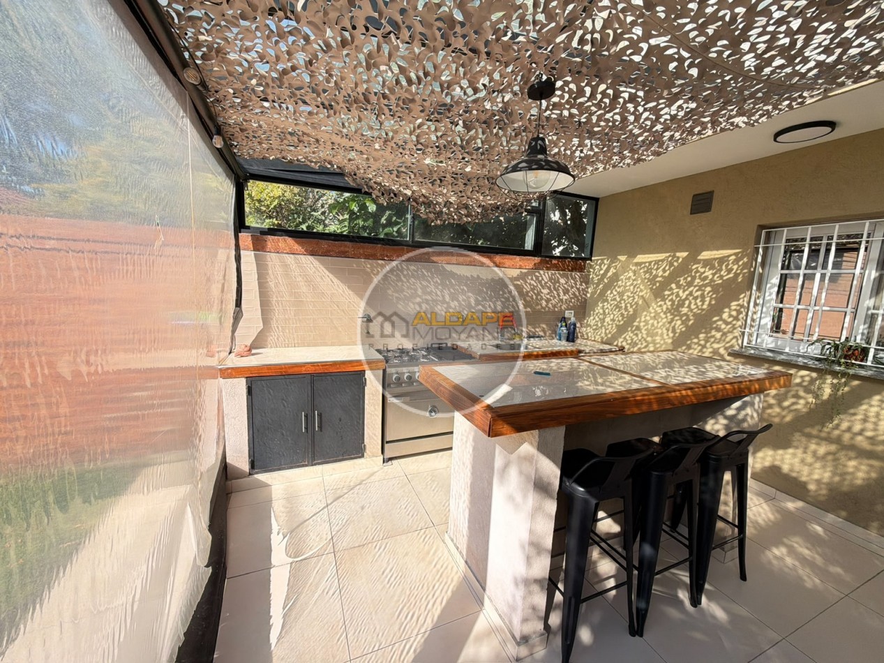 Se Vende Casa, cuatro amb, cochera doble, piscina (Monte Grande)