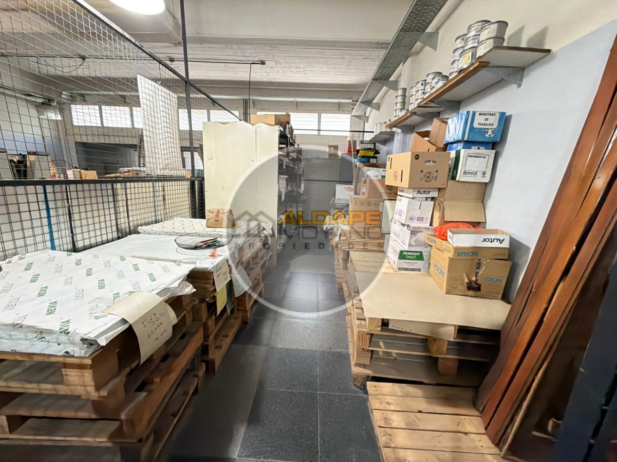 Se alquila Galpon con oficinas (ex imprenta) Parque Avellaneda