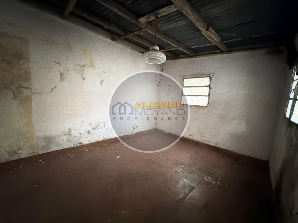 Se Vende local comercial, cochera, depto tres amb, y fondo libre (Villa Lugano) 