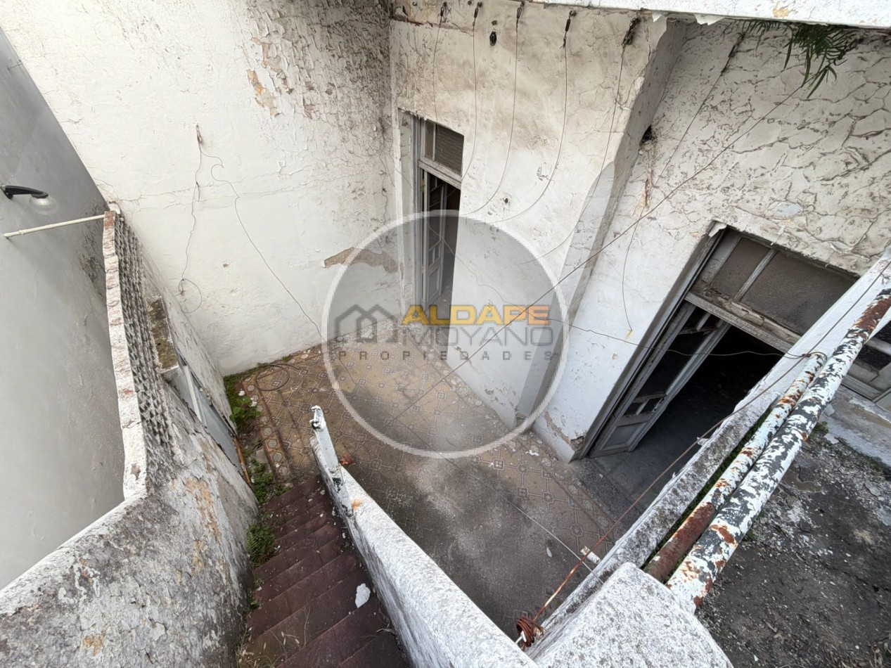 Se vende Local comercial y vivienda tres amb (A Reciclar)