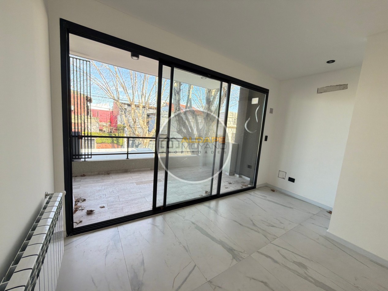 Se Vende triplex, cuatro amb, cochera doble (a estrenar)