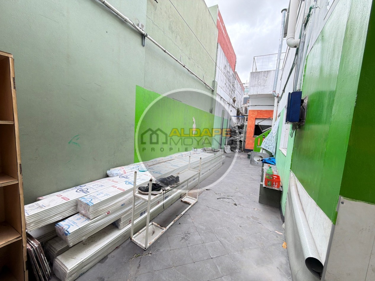 Se Vende Casa multifamiliar a Reciclar (Parque Avellaneda)