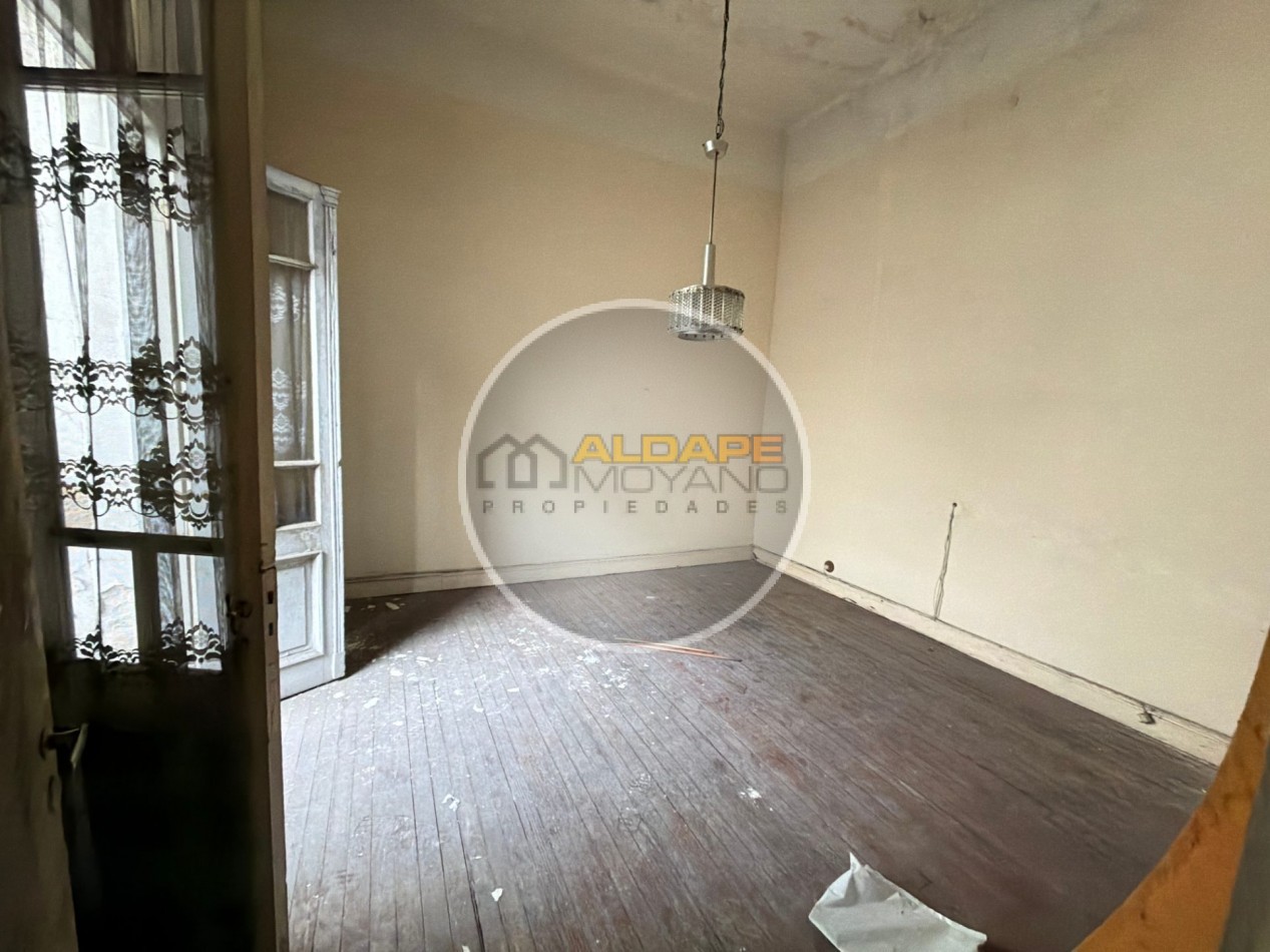Se vende Local comercial y vivienda tres amb (A Reciclar)