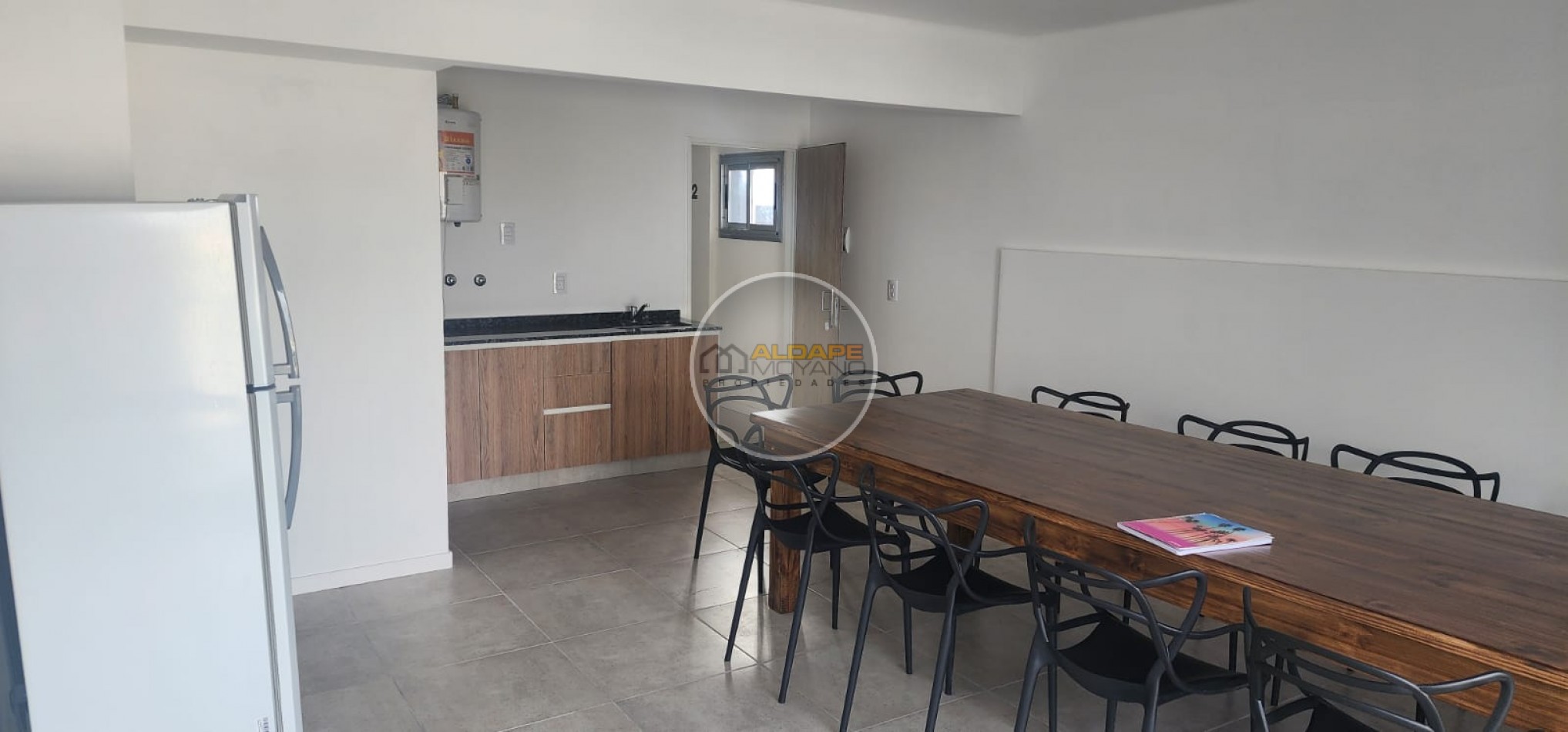 Se vende departamento dos ambientes con cochera, amenities, a estrenar (caseros Centro)