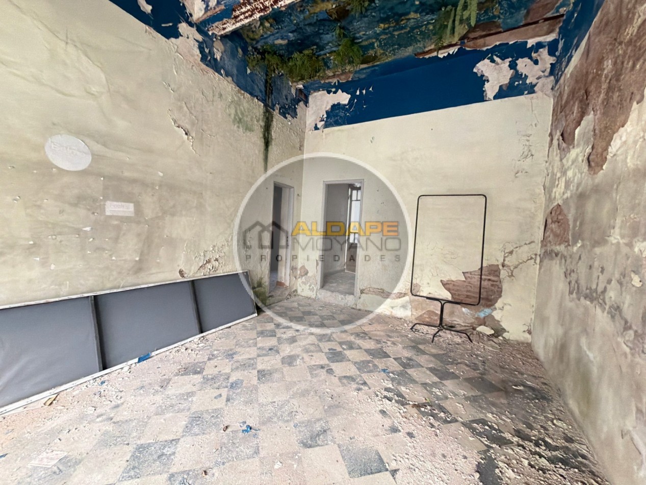 Se vende Local comercial y vivienda tres amb (A Reciclar)