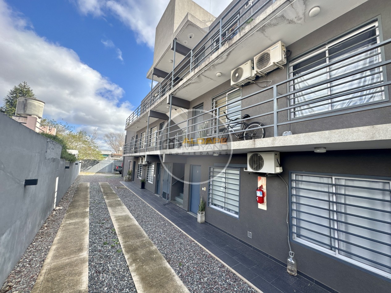 Se vende departamento dos ambientes con cochera (planta baja con cochera)