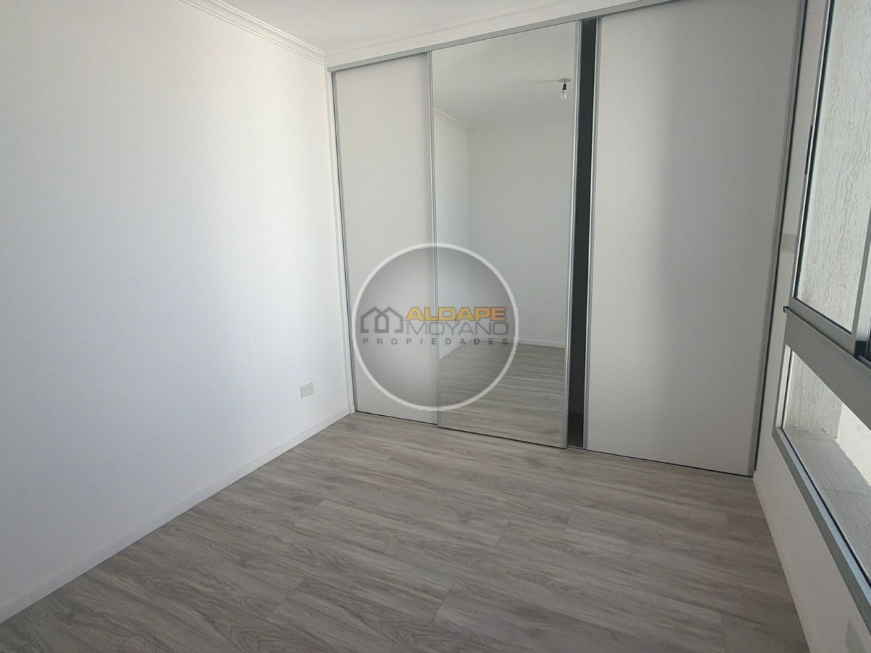 Alquiler dos ambientes, contrafrente, (Aquino 5581, Villa Lugano!!)