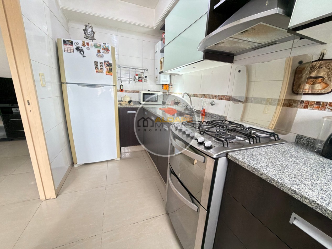 Se Vende PH, tres ambientes, con cochera (Liniers) Excelente