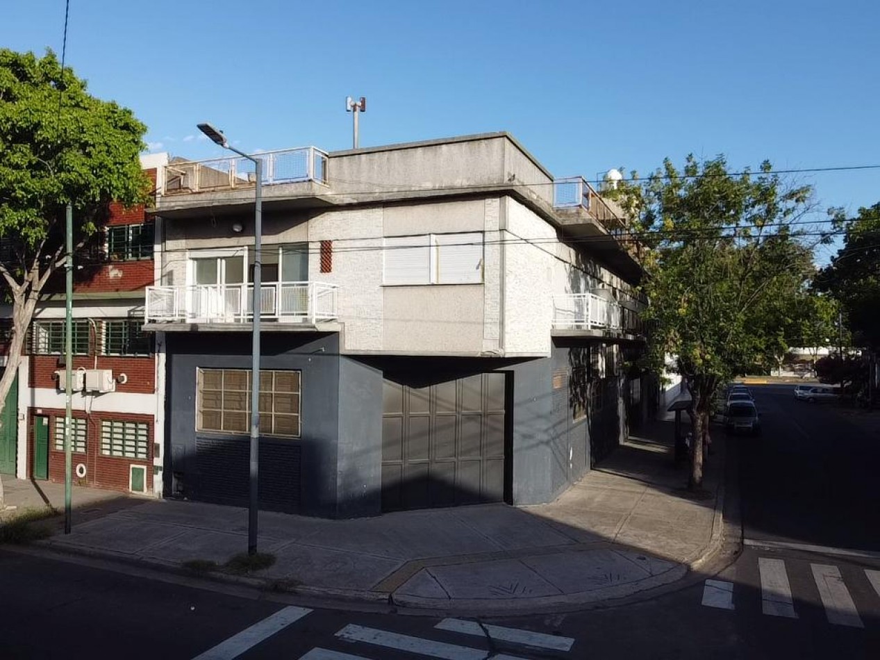 Se vende departamento cuatro amb, remodelado, con espacio aereo!!! Apto credito!!