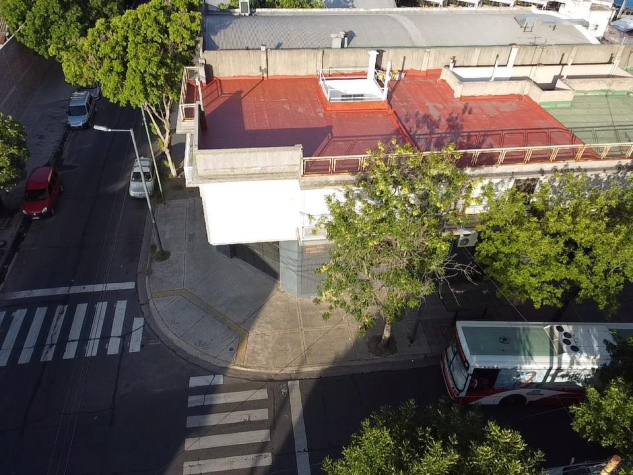 Se vende departamento cuatro amb, remodelado, con espacio aereo!!! Apto credito!!
