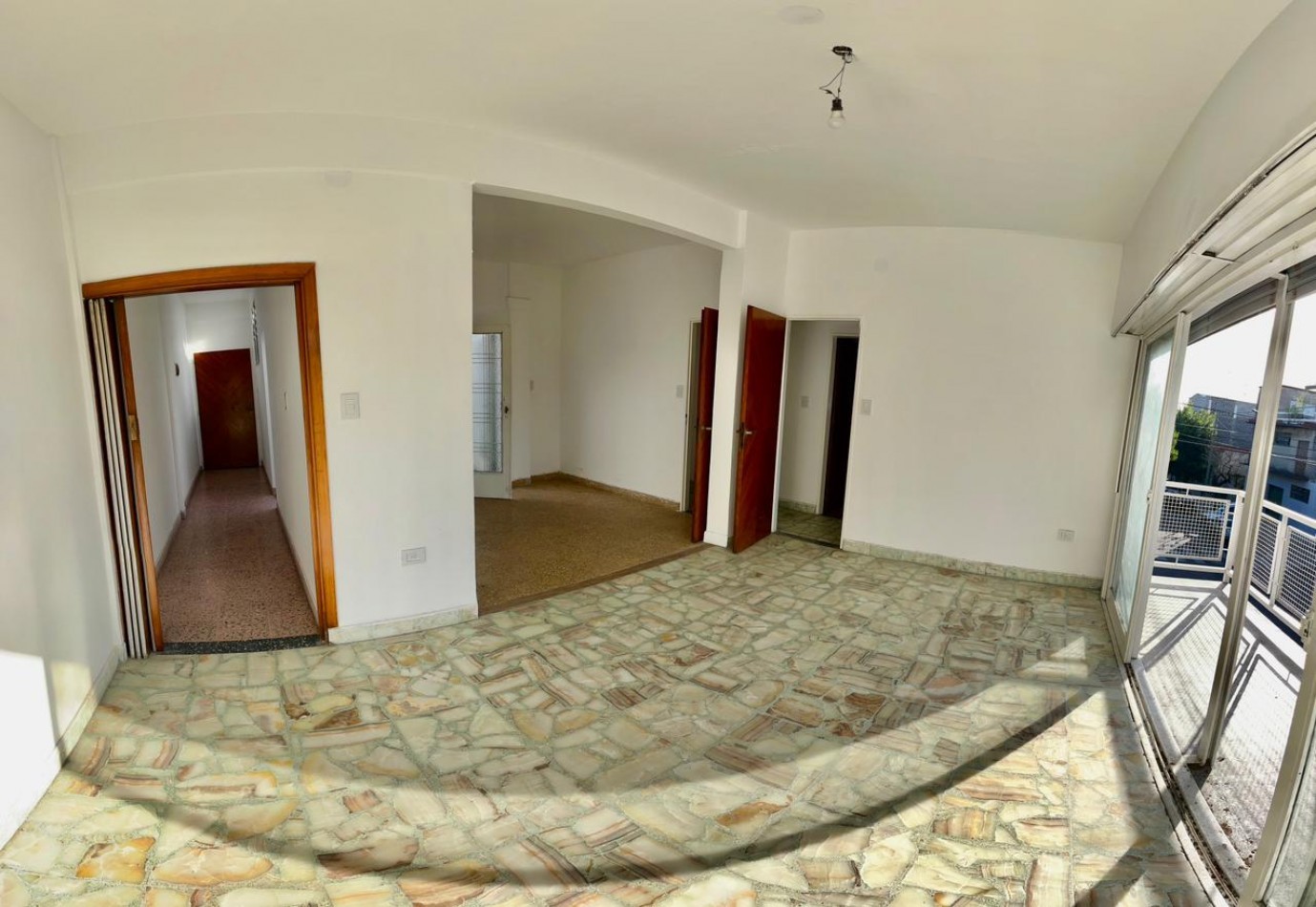 Se vende departamento cuatro amb, remodelado, con espacio aereo!!! Apto credito!!