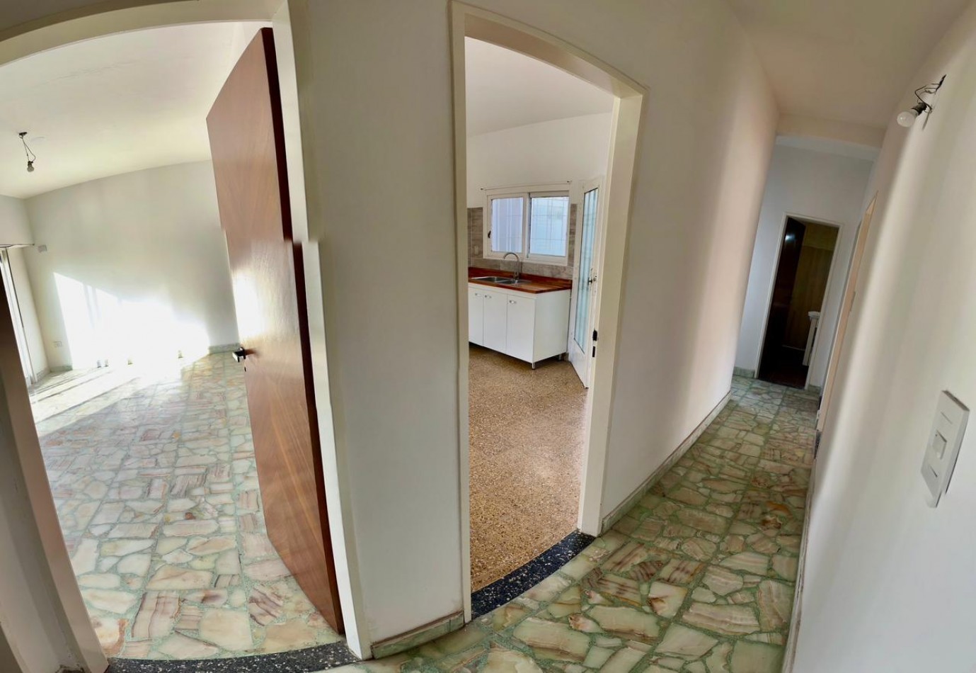 Se vende departamento cuatro amb, remodelado, con espacio aereo!!! Apto credito!!