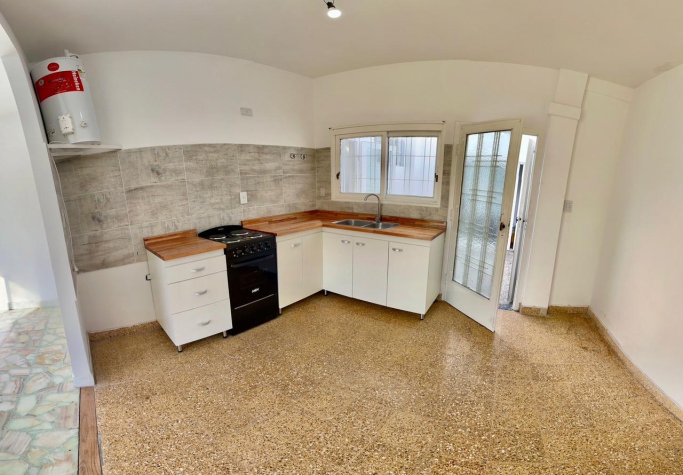Se vende departamento cuatro amb, remodelado, con espacio aereo!!! Apto credito!!