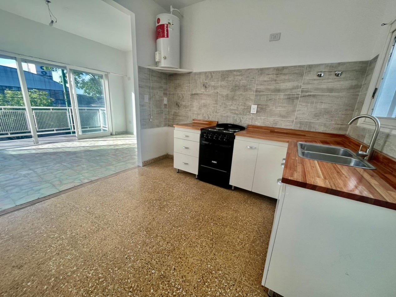 Se vende departamento cuatro amb, remodelado, con espacio aereo!!! Apto credito!!