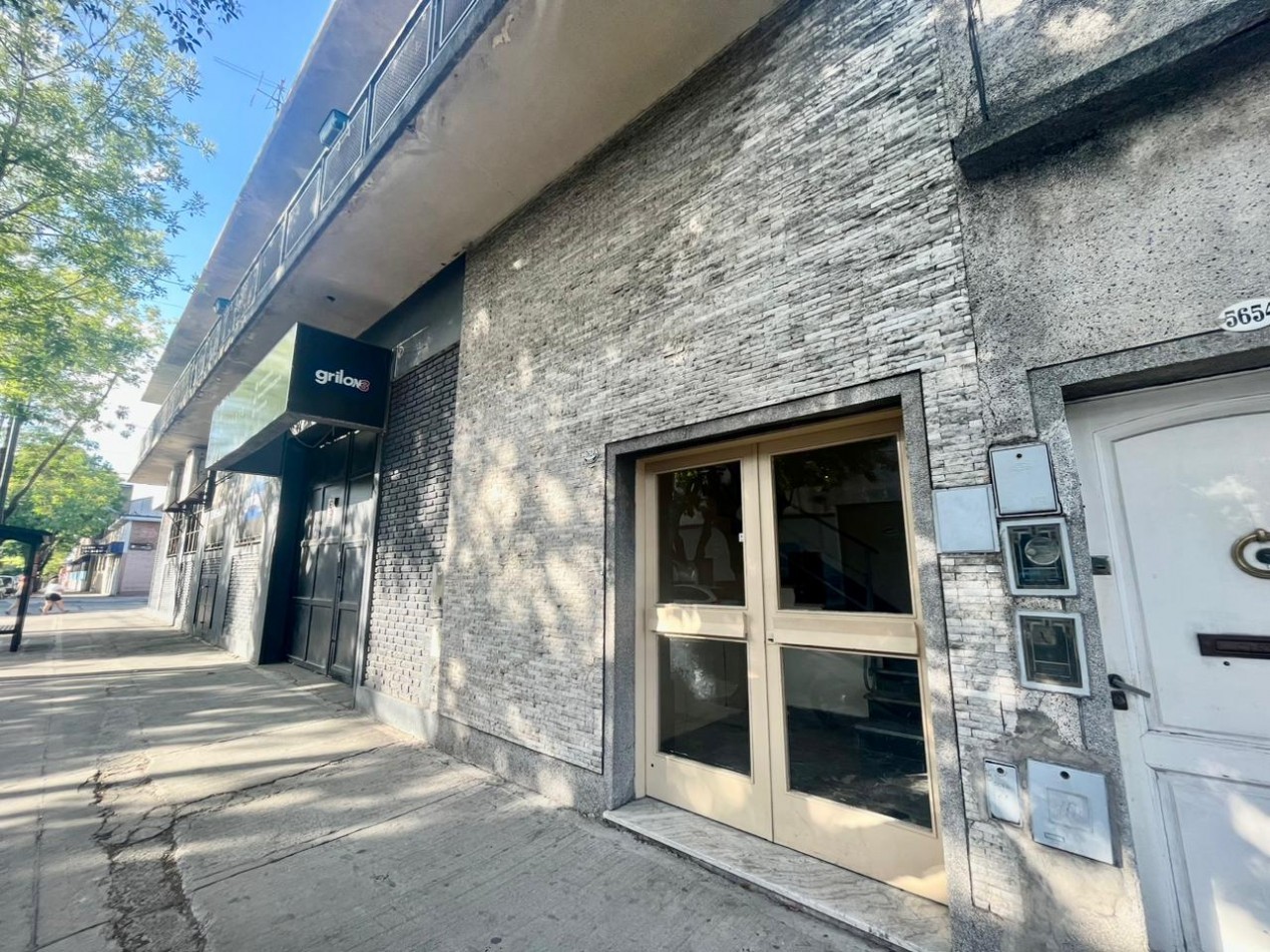 Se vende departamento cuatro amb, remodelado, con espacio aereo!!! Apto credito!!
