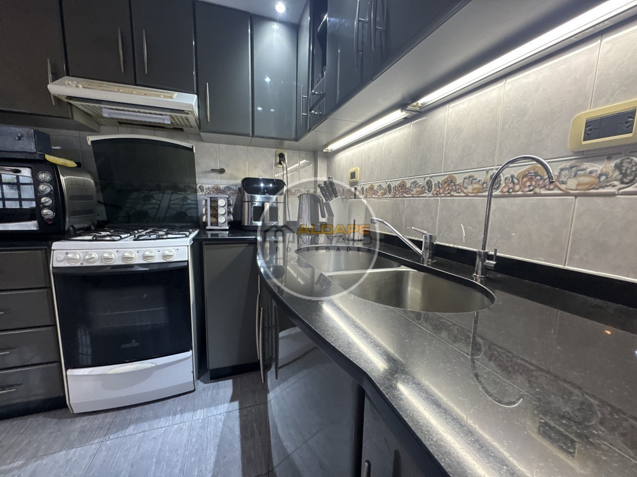 Se Vende Casa Cuatro ambientes, cochera pasante, Excelente (Lanus Oeste)