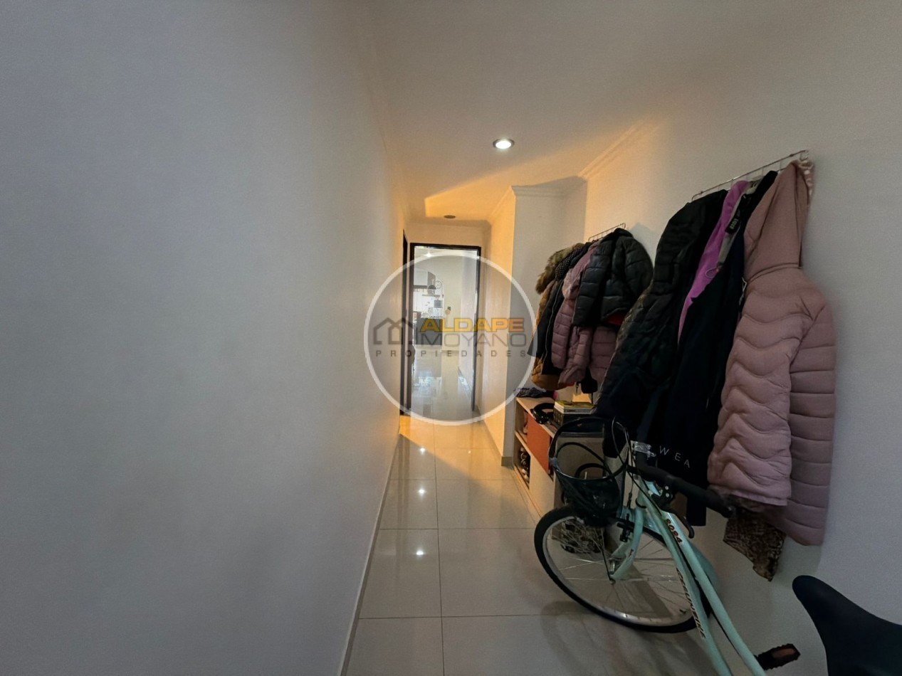 En Venta PH cuatro ambientes con cochera (Lomas del Mirador)