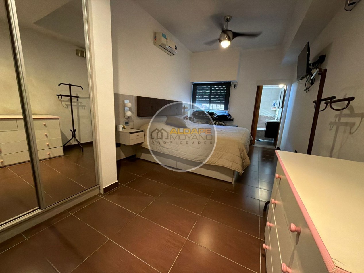 En Venta PH cuatro ambientes con cochera (Lomas del Mirador)