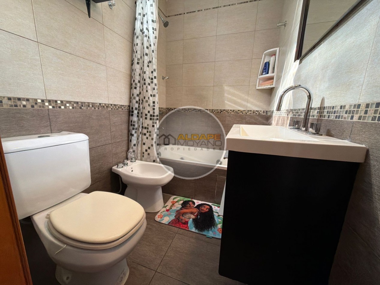 En Venta PH cuatro ambientes con cochera (Lomas del Mirador)