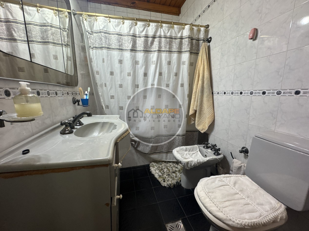 Se alquila Casa ideal multifamiliar, con piscina y garage (Tablada)