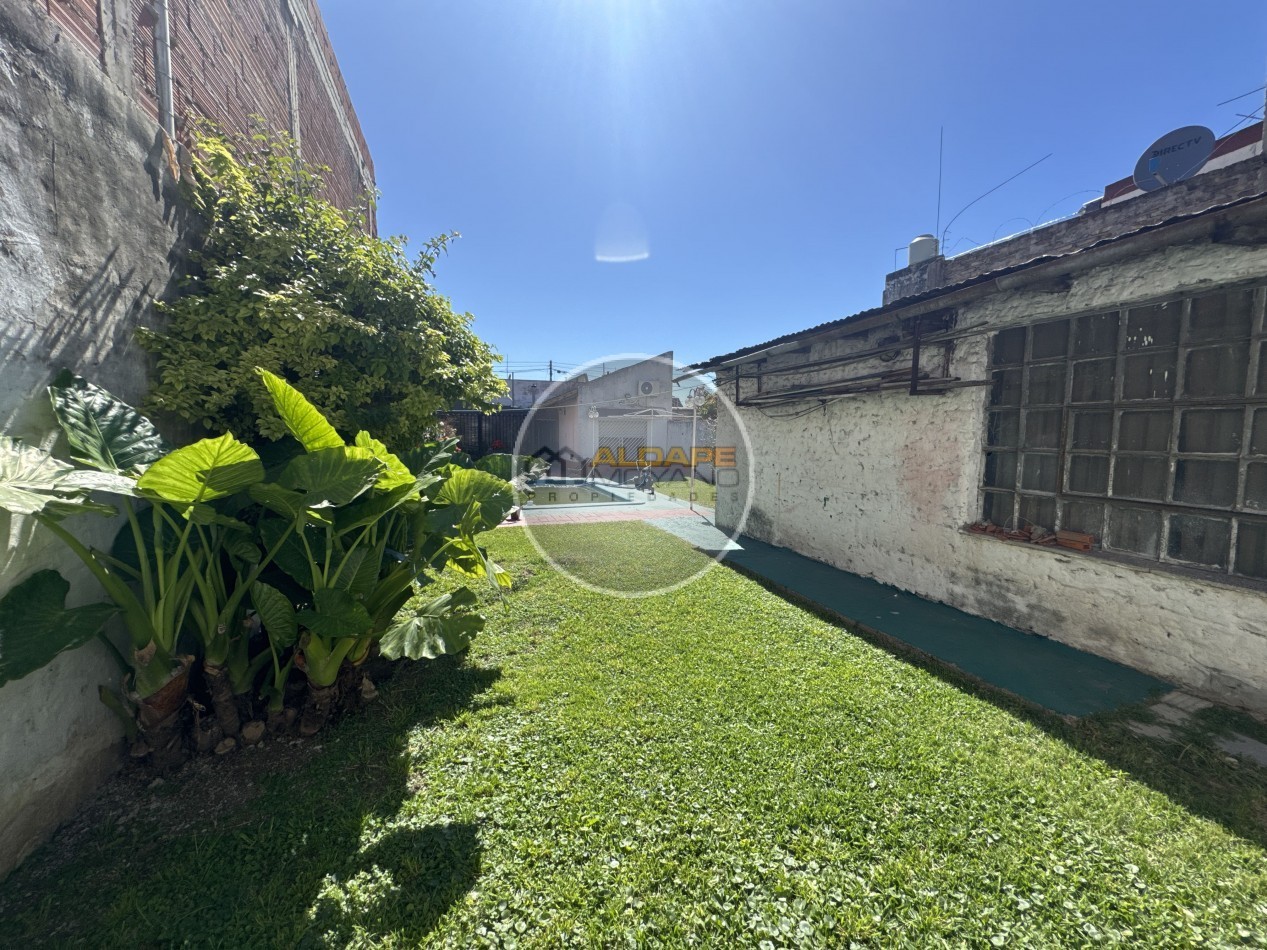 Se alquila Casa ideal multifamiliar, con piscina y garage (Tablada)