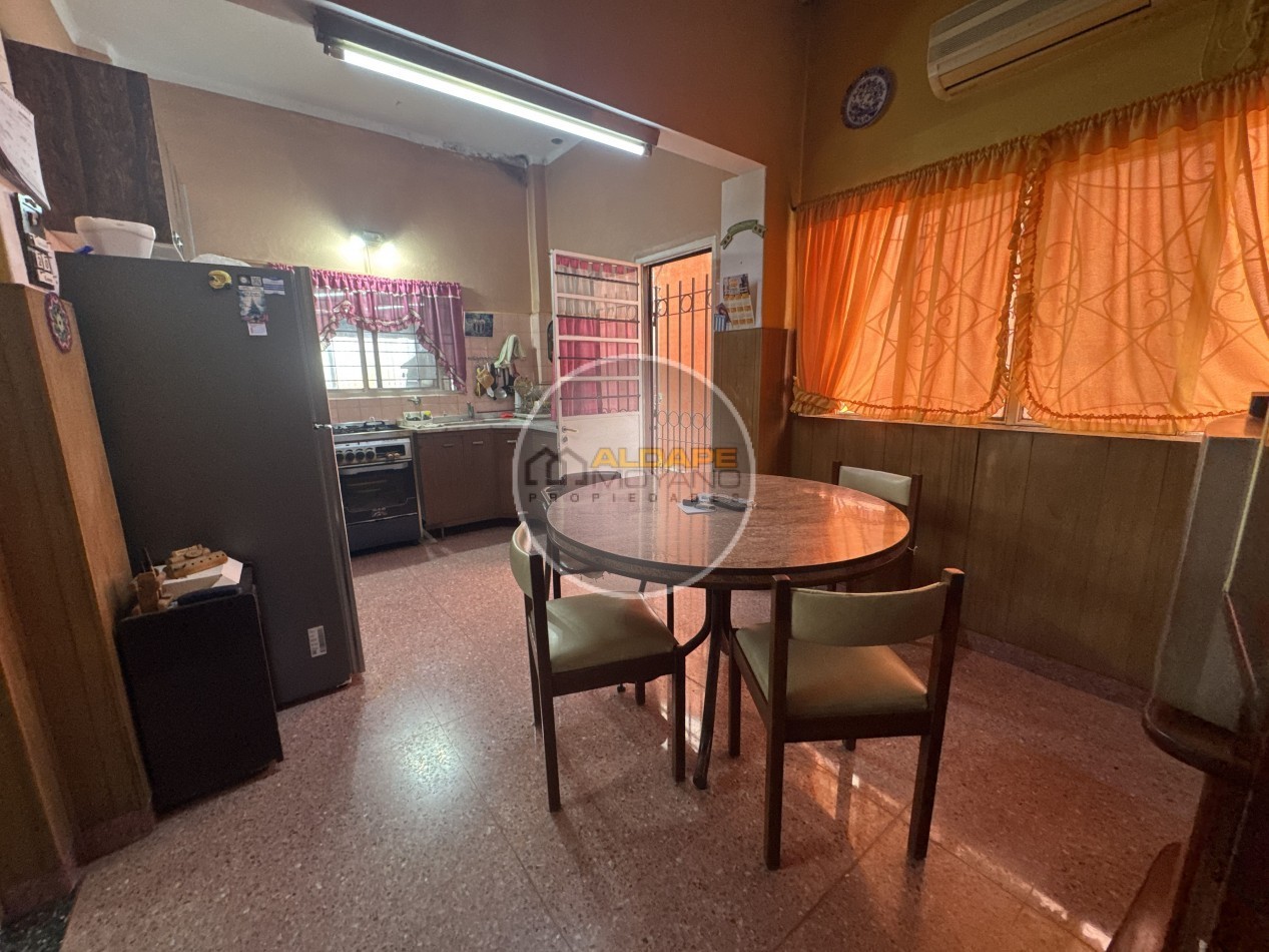 Se alquila Casa ideal multifamiliar, con piscina y garage (Tablada)