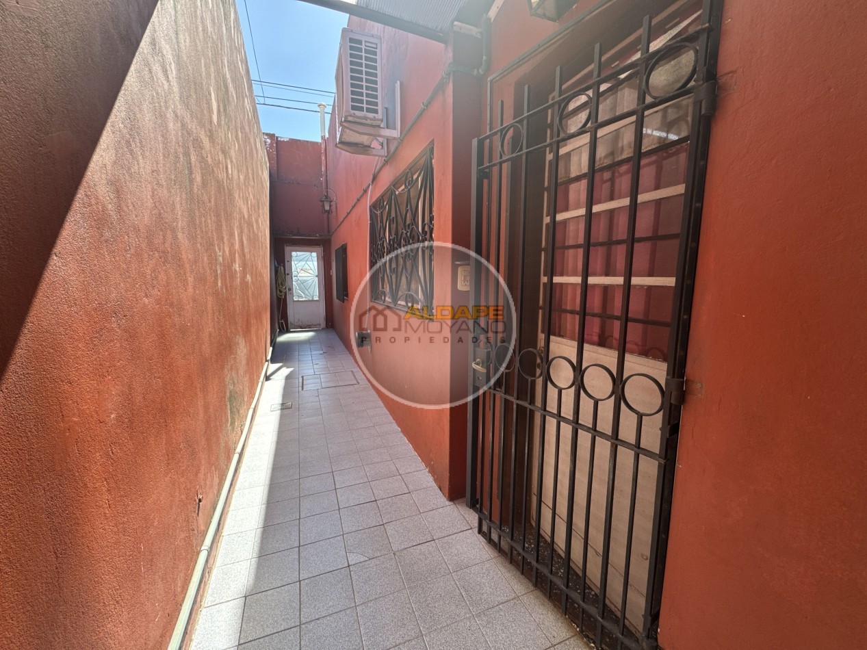 Se alquila Casa ideal multifamiliar, con piscina y garage (Tablada)