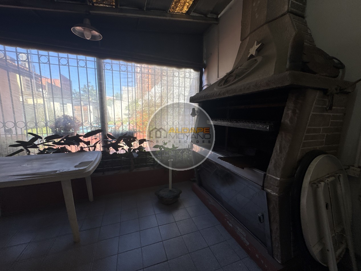 Se alquila Casa ideal multifamiliar, con piscina y garage (Tablada)