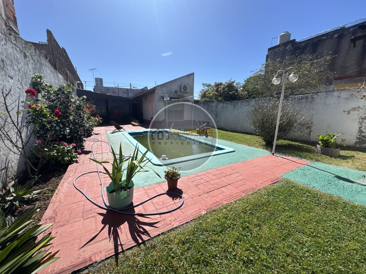 Se alquila Casa ideal multifamiliar, con piscina y garage (Tablada)
