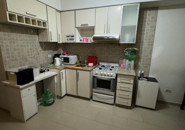 Se alquila PH dos ambientes, entrada independiente con cochera (Villa Lugano)