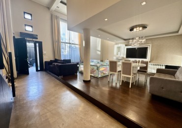 Se Vende Casa cuatro ambientes, con piscina (Para Exigentes) Villa Luzuriaga